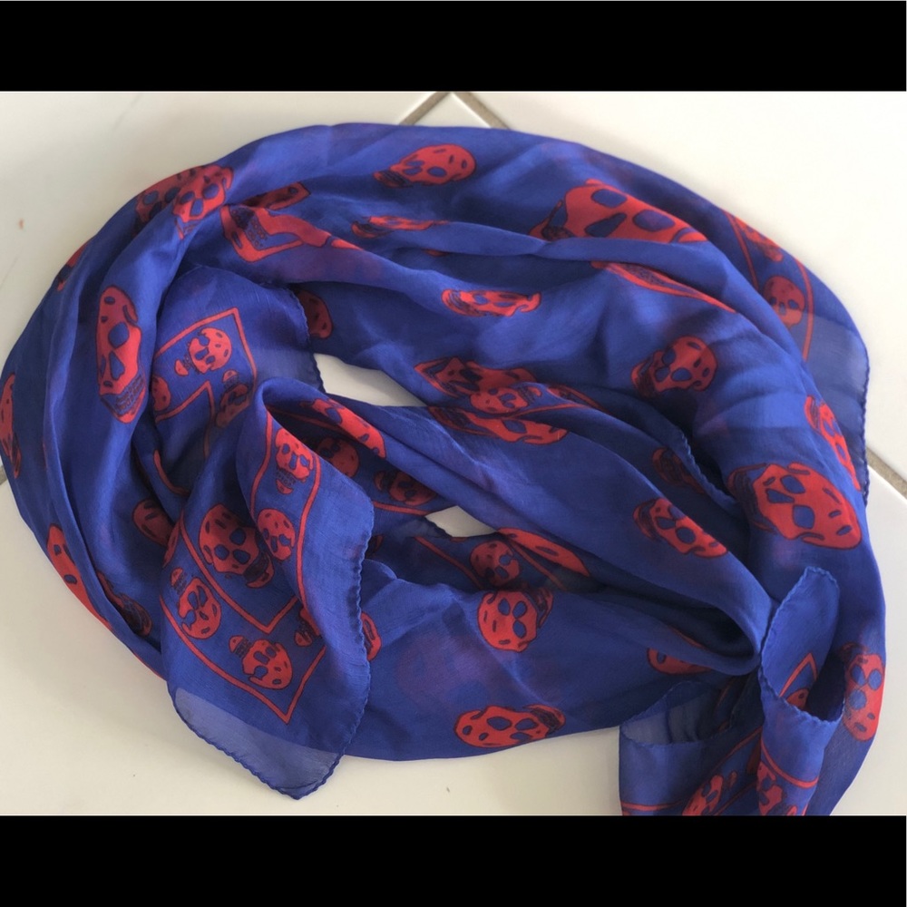 Alexander McQueen Skull print silk-chiffon scarf